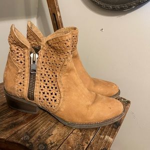 Circle G - Genuine Leather Booties Size 11